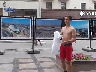 Naked walk in France