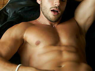 88  Spanish fitness model Guille Choa guillechoa HOT  onlyfans porn