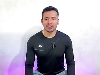 Seminarista Colombiano penetra a pelo con sus 20cm de vergota  a joven chileno en la casa de los seminaristas! Relato sexual