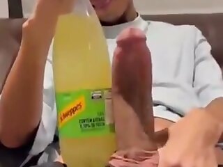 MI PRIMA HACIENDO PUBLICIDAD ENCUBIERTA