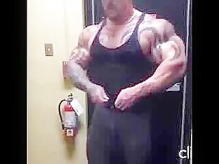 Dillon Williamson Flexing