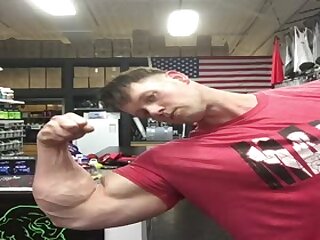 Muscle Hung Thick